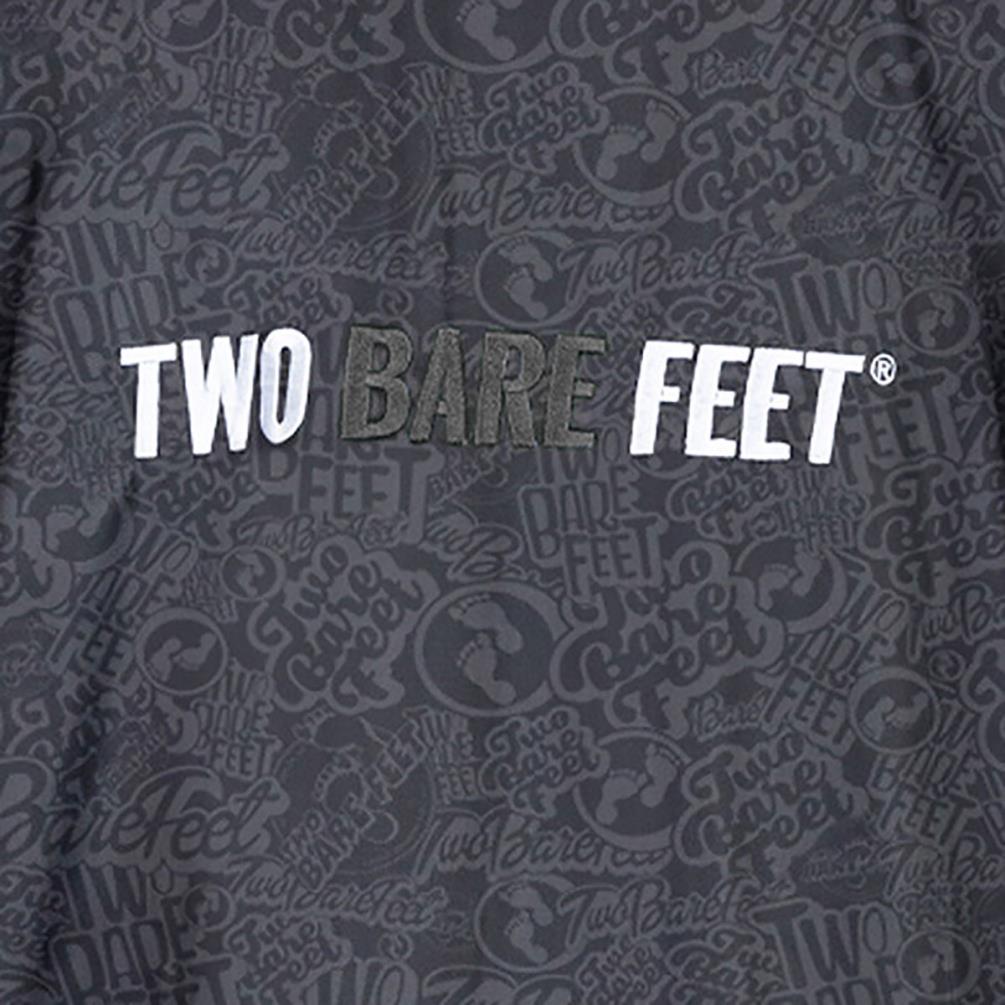 Two Bare Feet Kids Weatherproof Classic Print Changing Robe - Black / Charcoal Extra Image 3